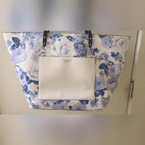 Victoria's Secret Blue & White Floral Carryall Tote Bag Spring 2022 Limited Ed. - Picture 3 of 8